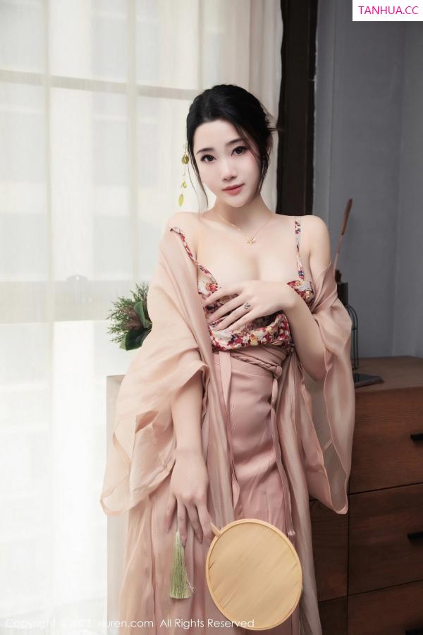   [XiuRen]高清写真图 2023.03.23 No.6457 严利娅Yuliya 汉服美臀第21张图片
